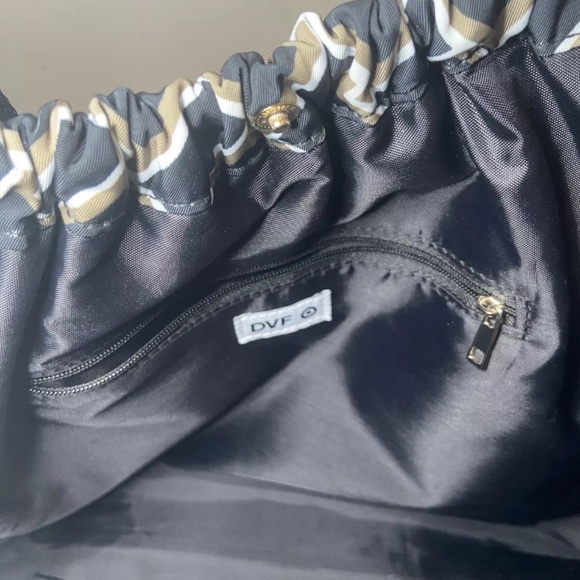 DVF for Target Vintage Weave Neutral Tote Bag - Picture 4 of 4